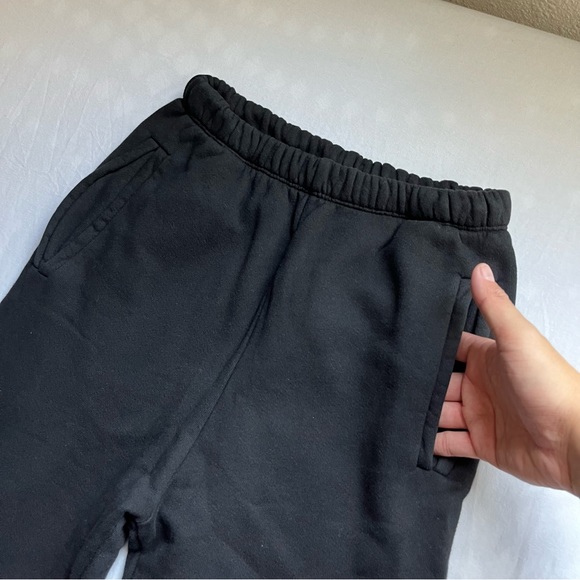 Joah Brown black knit terry elastic raw hem tapered cropped jogger sweat pants - Picture 2 of 5